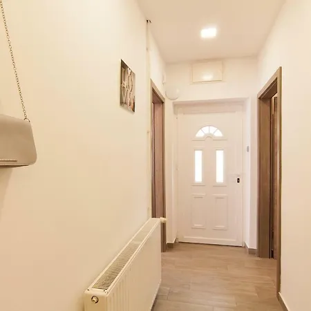 Stela - Private Terrace & Parking Apartament *