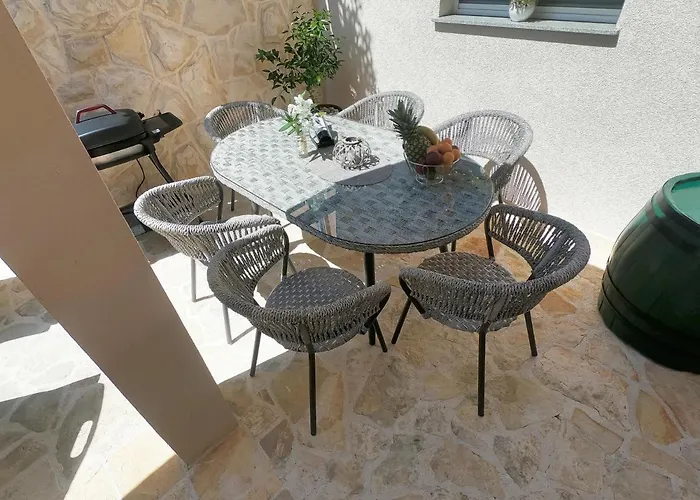 Stela - Private Terrace & Parking