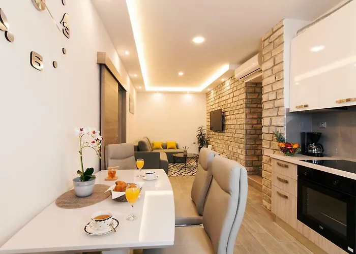 Stela - Private Terrace & Parking Zadar