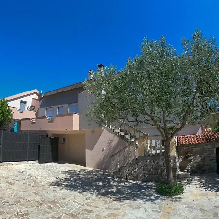 דירה Stela - Private Terrace & Parking