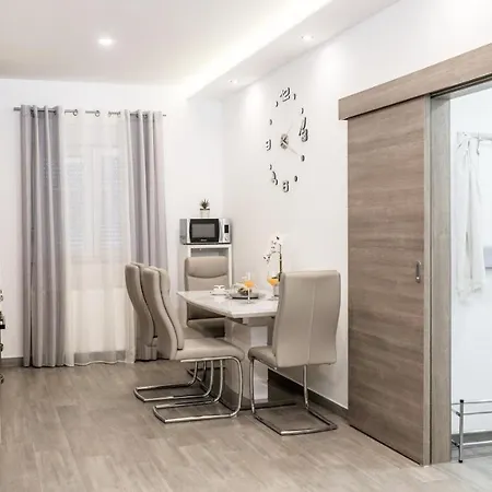 Stela - Private Terrace & Parking