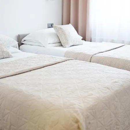 Stela - Private Terrace & Parking דירה