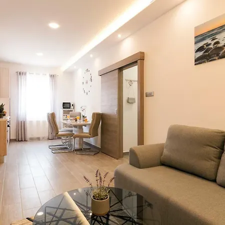 דירה Stela - Private Terrace & Parking