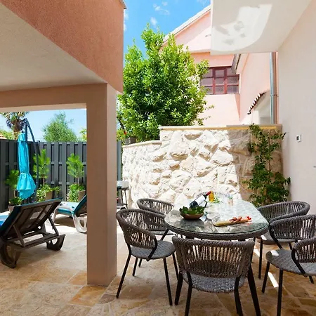Stela - Private Terrace & Parking דירה זאדאר