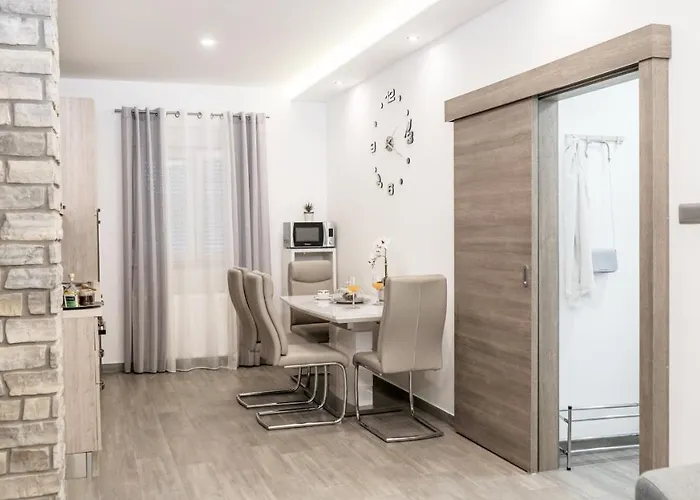 Stela - Private Terrace & Parking