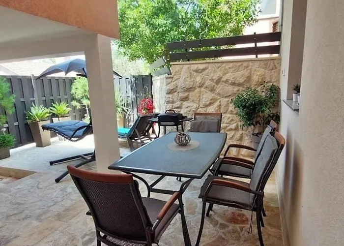 Stela - Private Terrace & Parking *