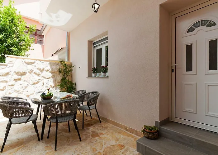 Stela - Private Terrace & Parking דירה *